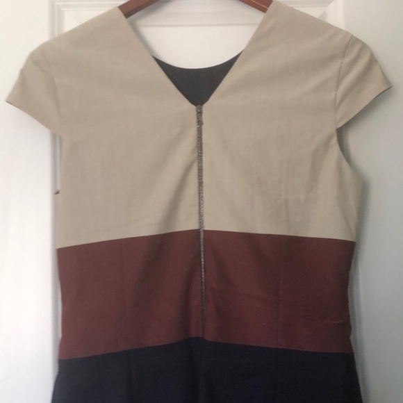 Judith and Charles Linen Dress - Picture 5 of 7